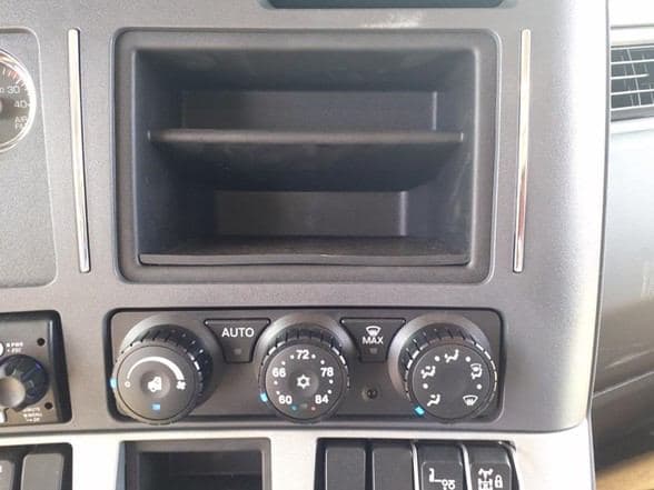 2025 Kenworth T880 image 23