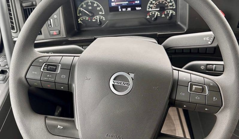 2024 Volvo VNL image 8