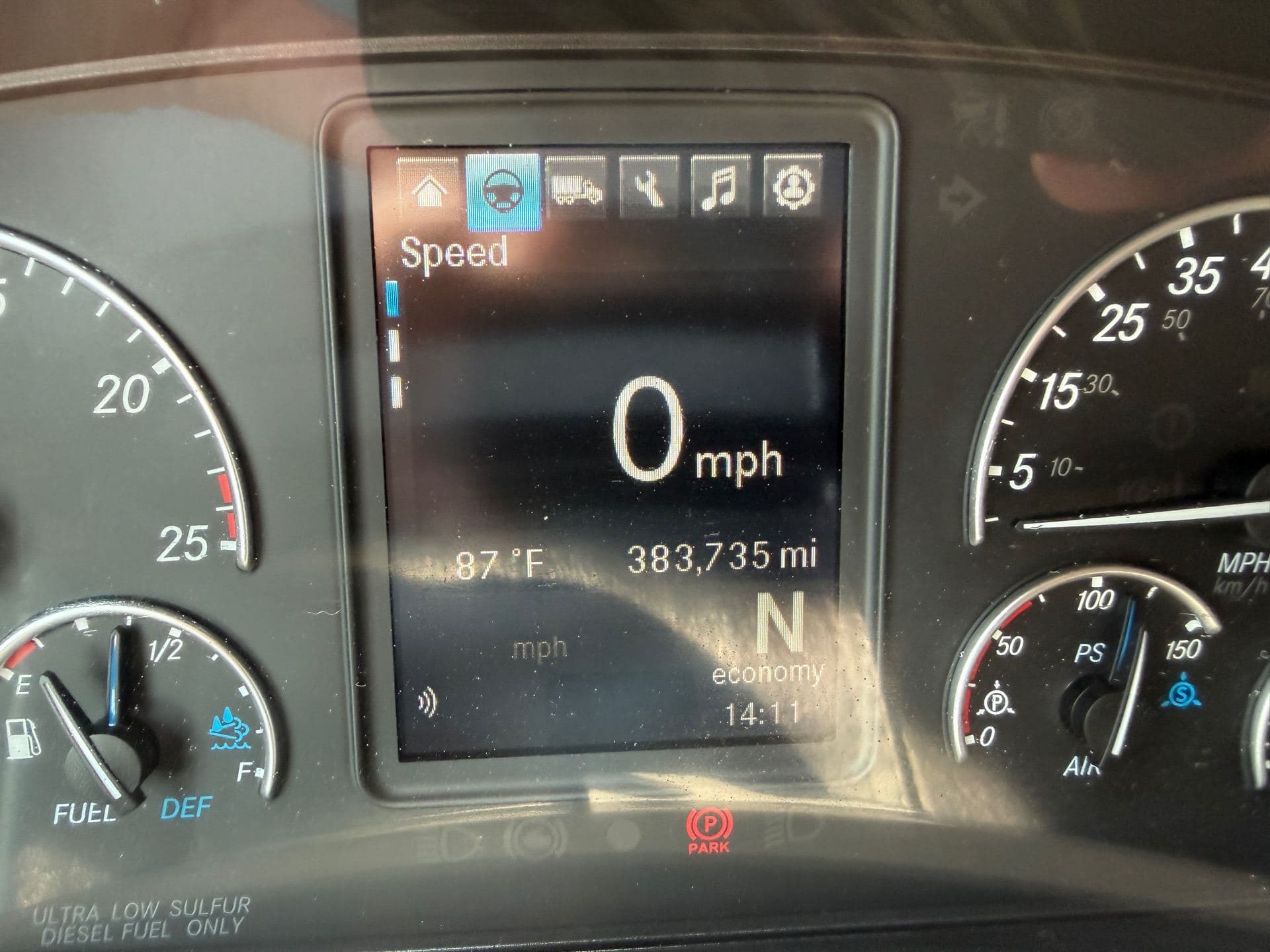 2022 Freightliner -383k - 14k Hours - 455 HP - Swift Fleet Truck! image 17