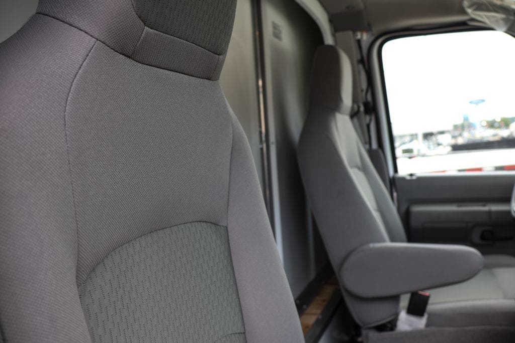 2026 Ford E-350SD Base Box Van image 19