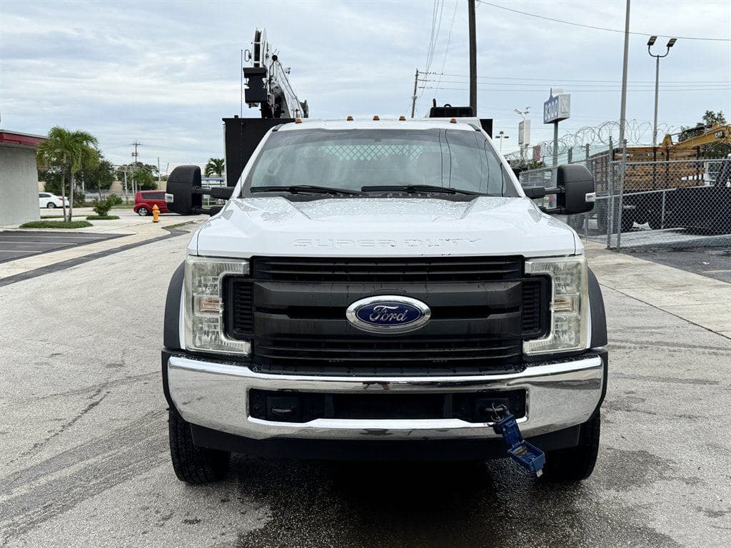 2017 Ford F550 image 2