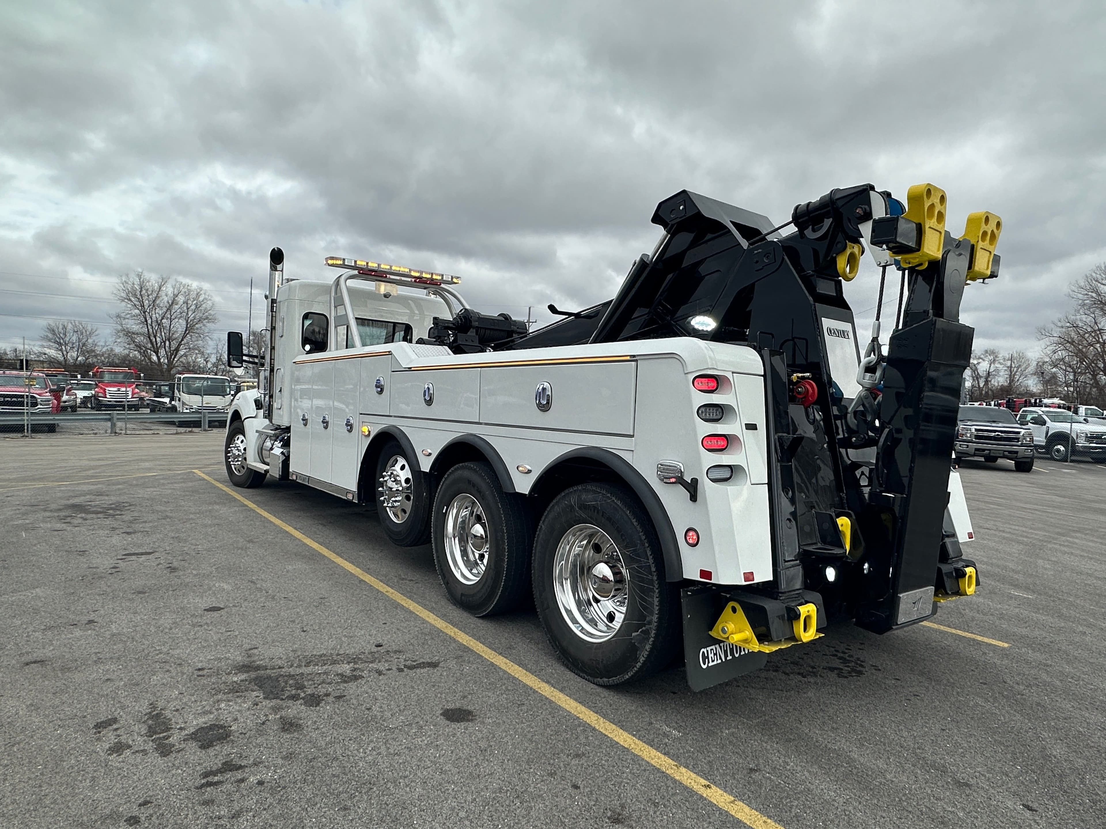 2025 Kenworth T880 with a Century 7035 image 2