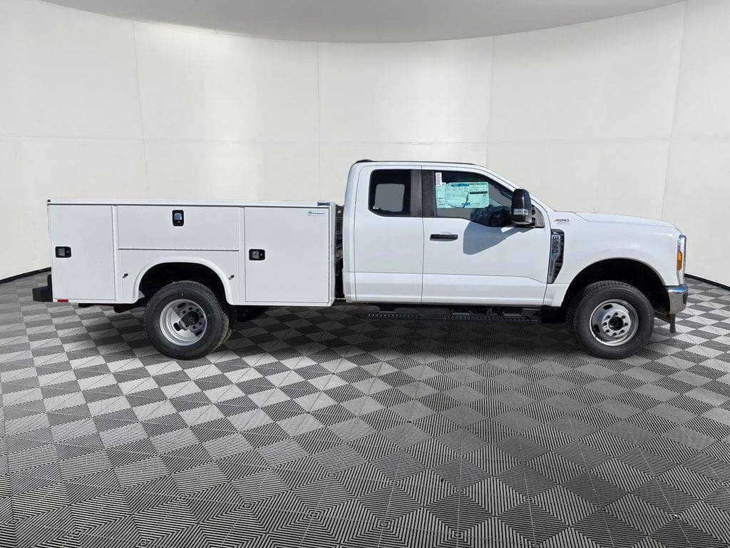 2026 Ford F-350SD XL Service Utility Body image 10