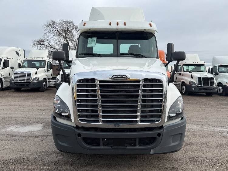 2018 Freightliner Cascadia image 12