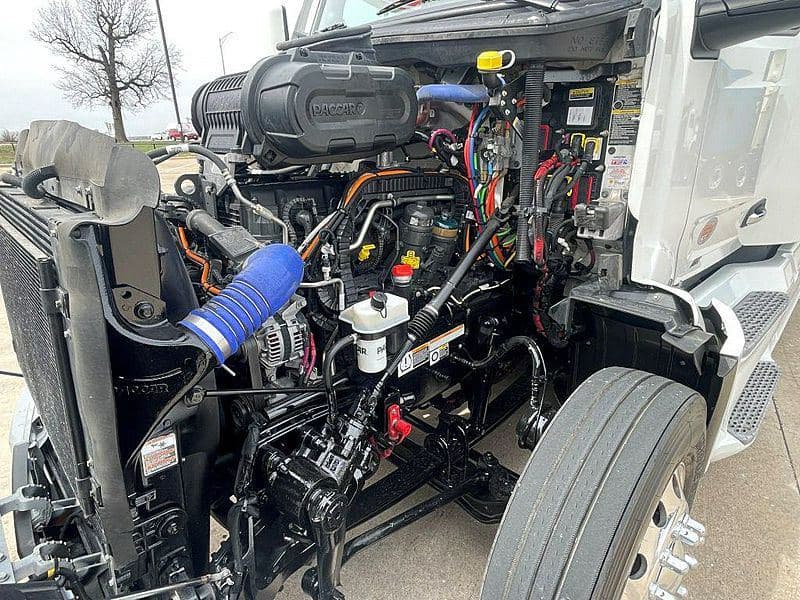 2025 Peterbilt 579 image 6