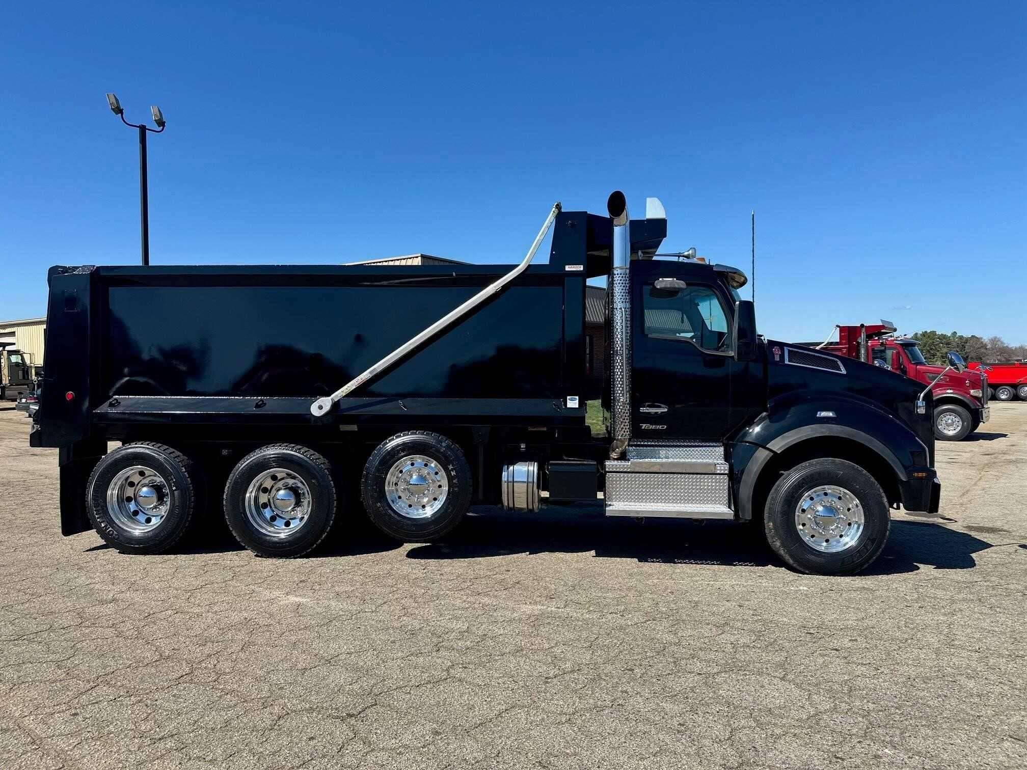 2023 Kenworth T880 image 4