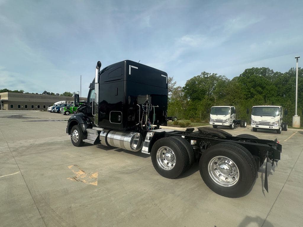 Used 2022 KENWORTH T880 image 3