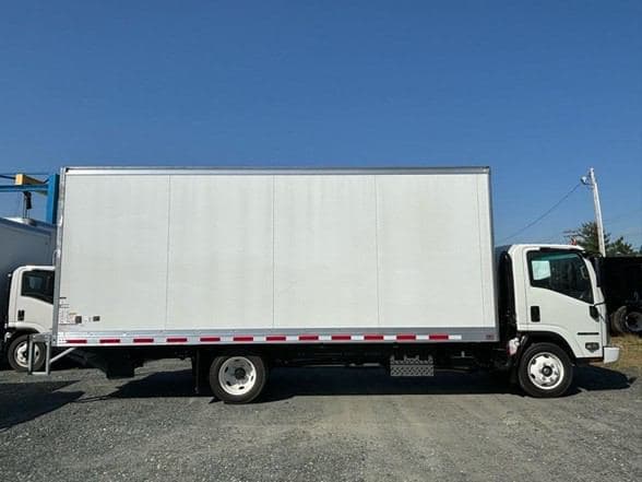 2025 Isuzu NRR image 2