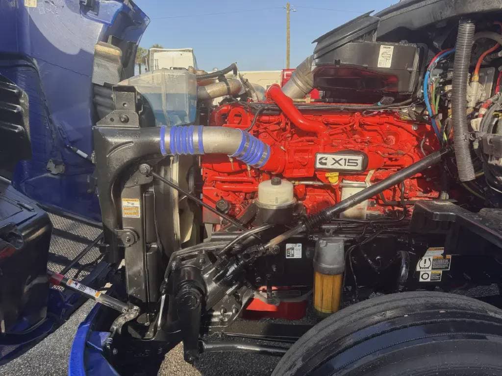 2022 Peterbilt 579 image 4