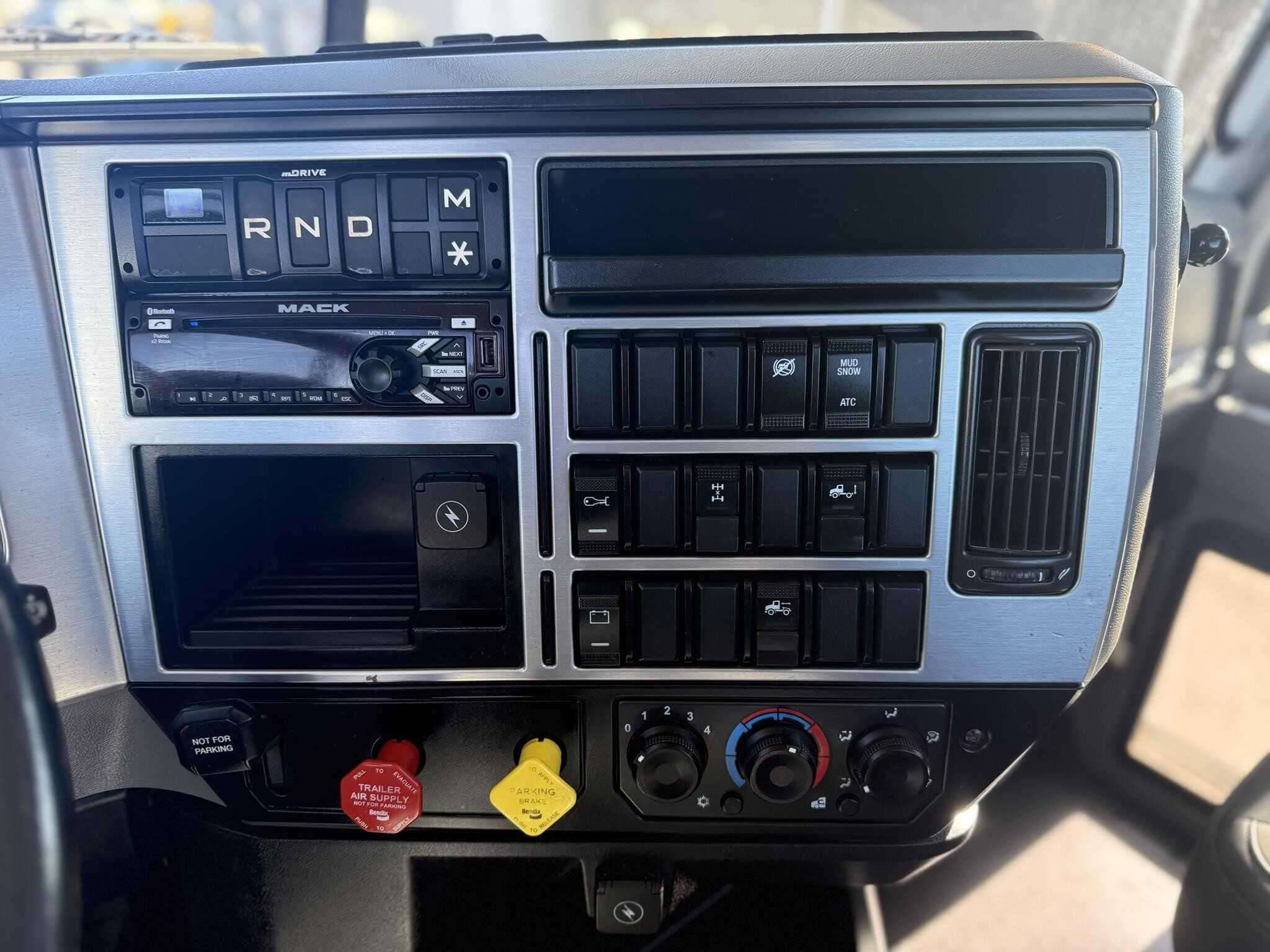 Used 2019 MACK ANTHEM Conventional - Day Cab in Commerce City, CO image 8