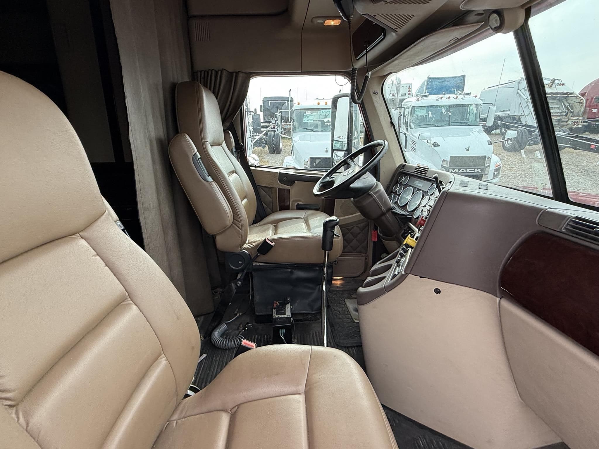 2015 FREIGHTLINER CORONADO 114 MMMCons image 13