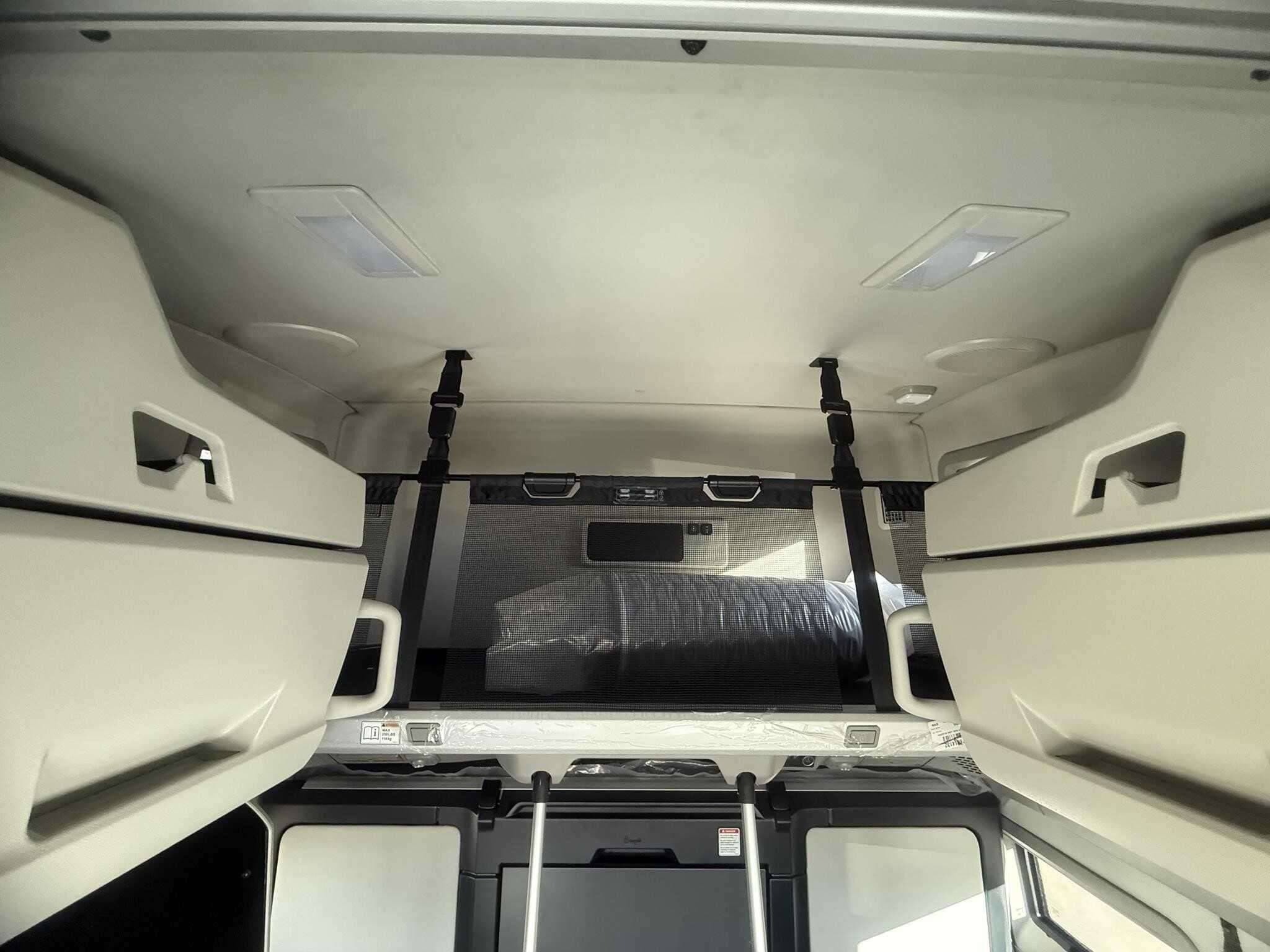 2026 Volvo NEW VNL image 5