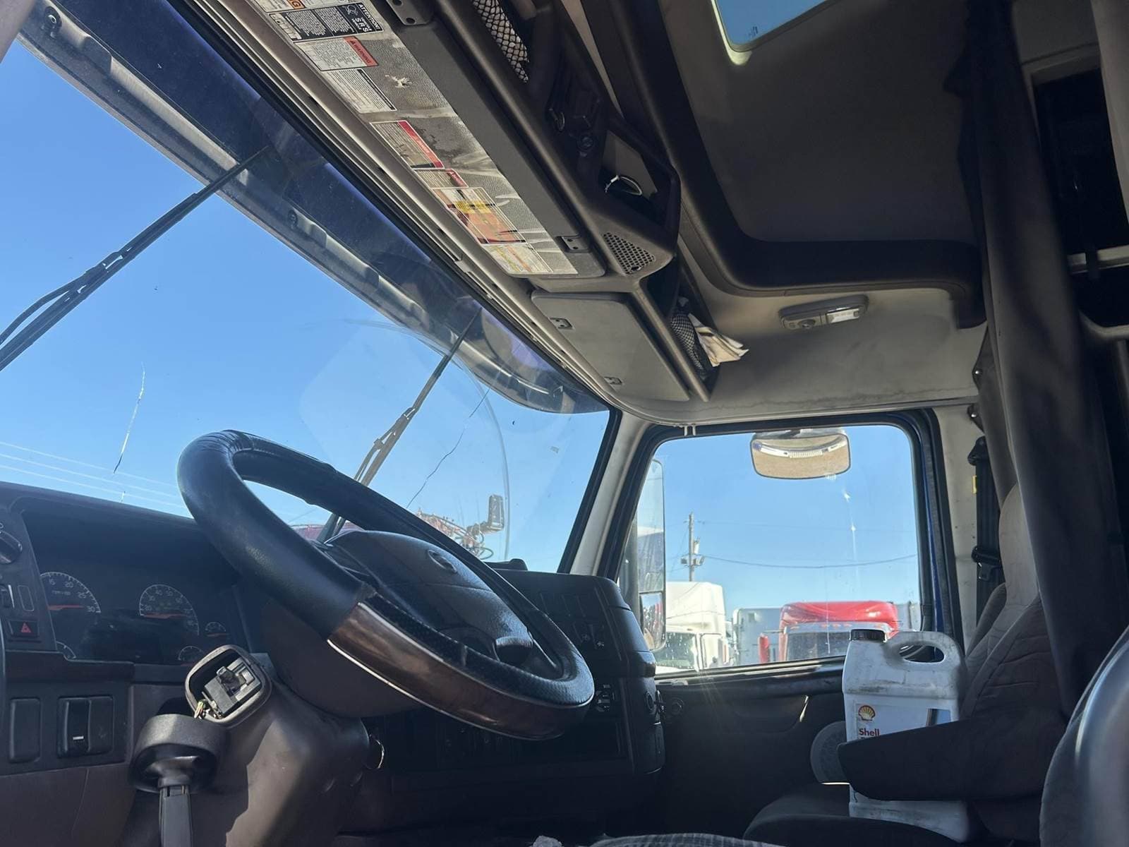 2016 Volvo VNL64T670 image 13