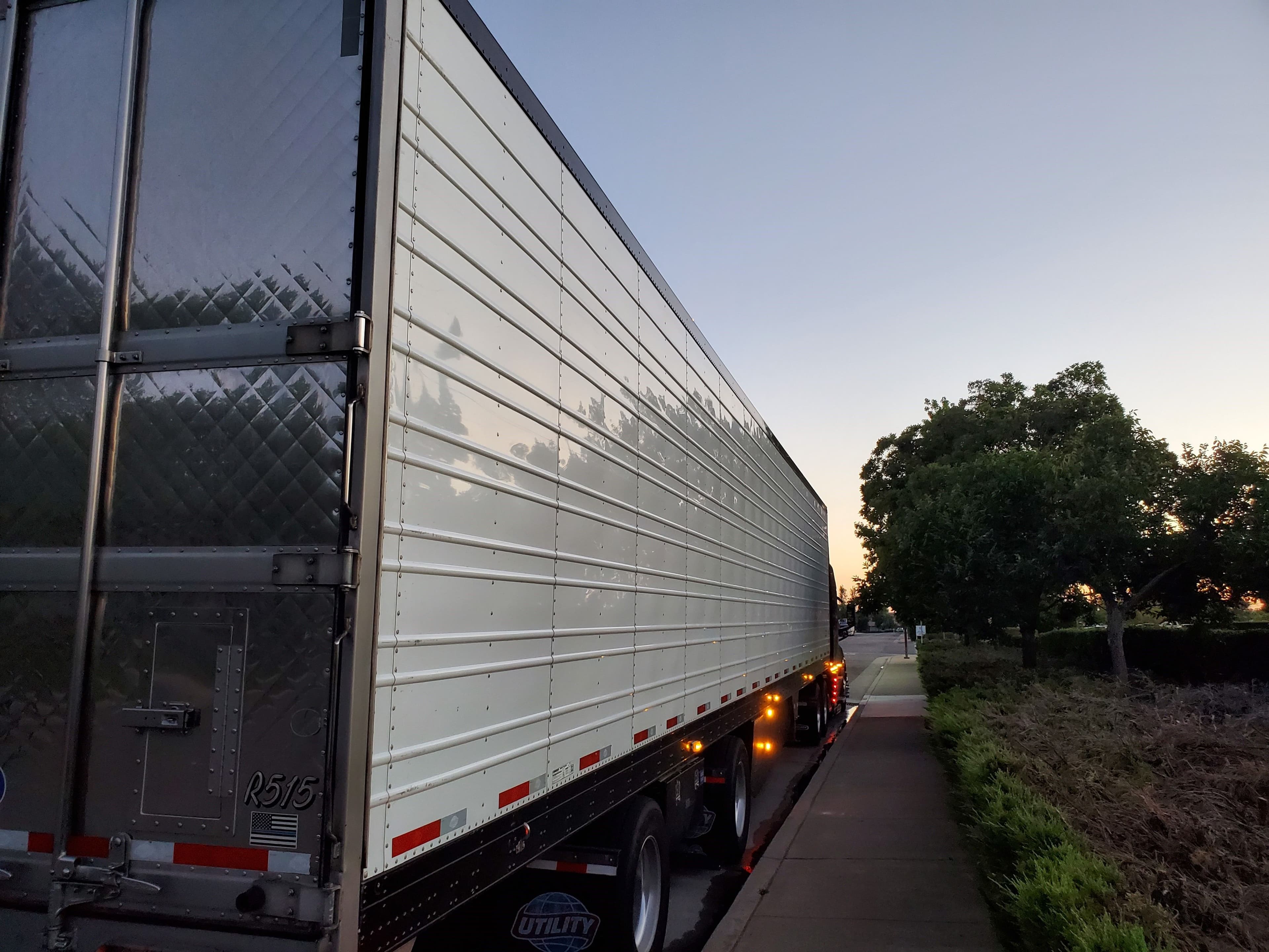 2017 Utility 3000R image 3