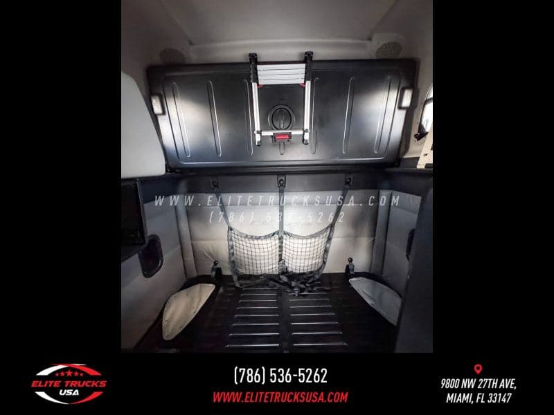 2022 Freightliner Cascadia 126 image 23