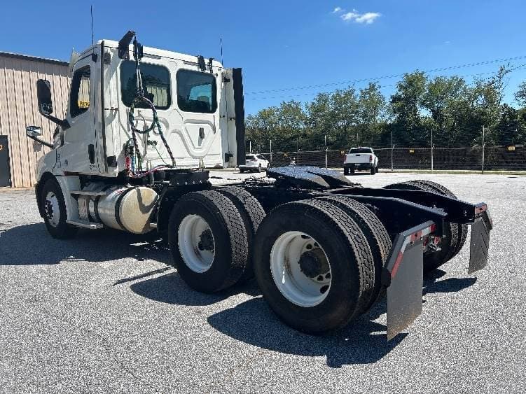 2018 Freightliner Cascadia image 11
