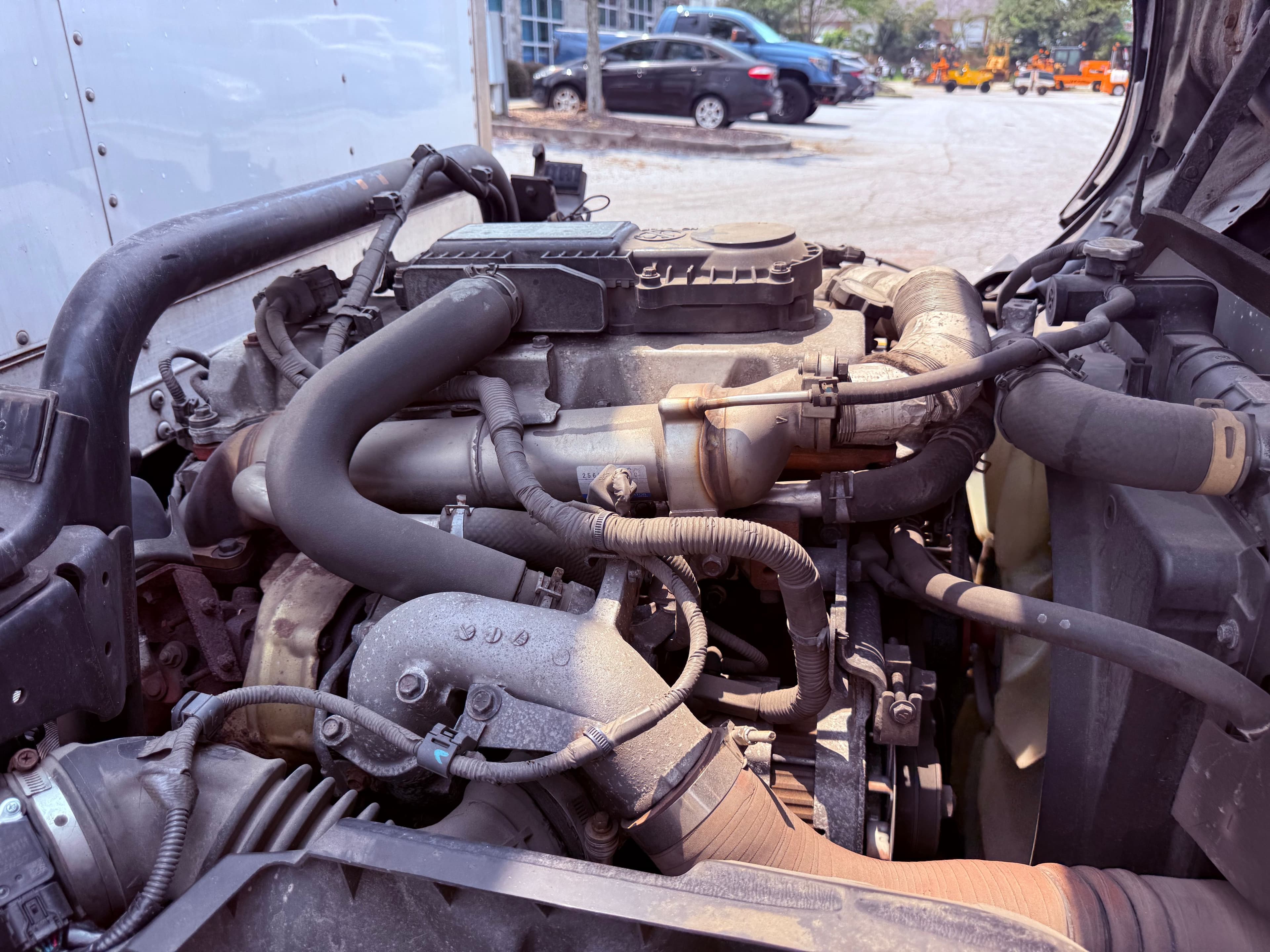 2019 Hino 195 18' BOX TRUCK image 6
