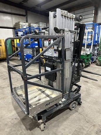 2017 JLG 30AM image 9