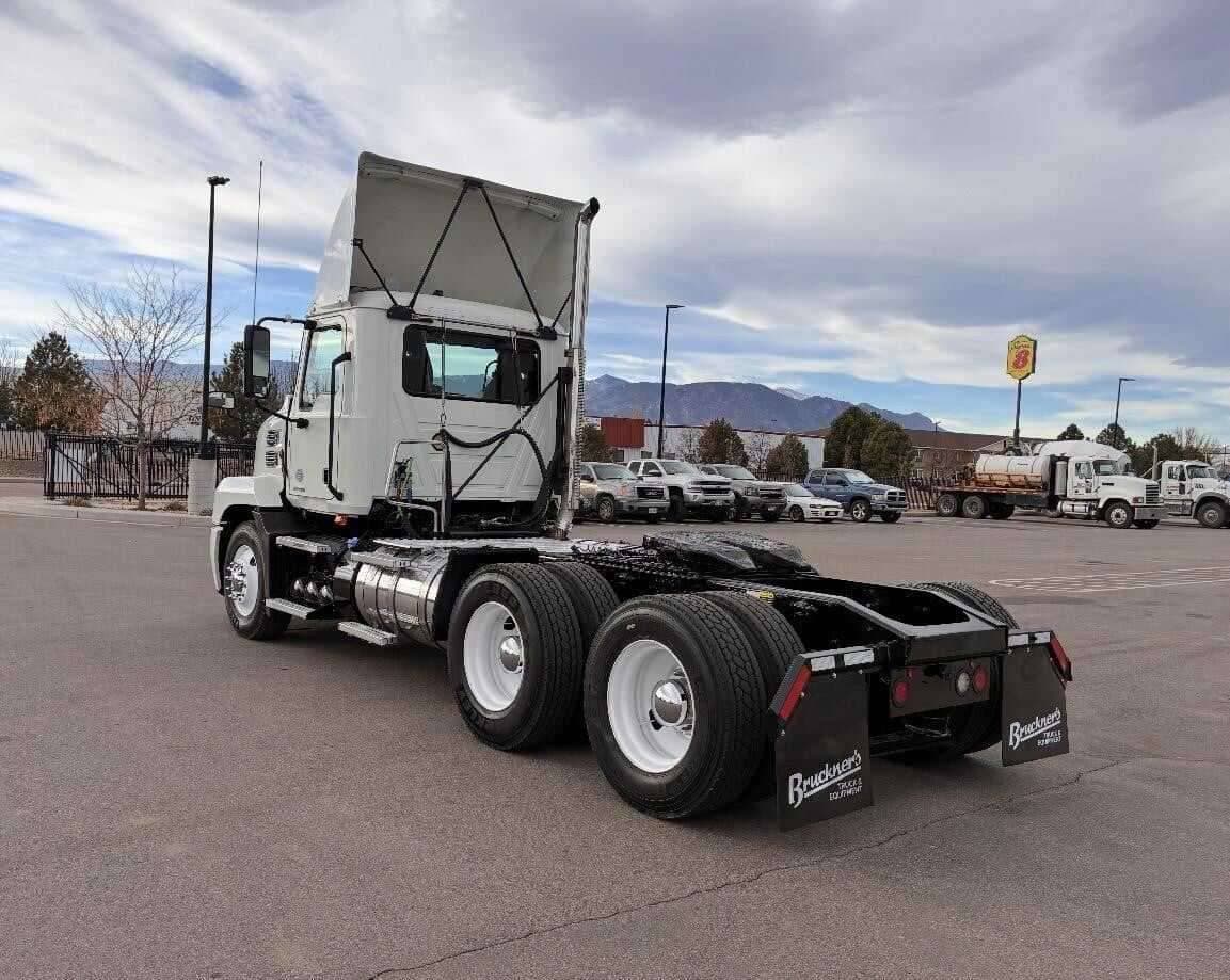 Used 2020 MACK ANTHEM Conventional - Day Cab in Commerce City, CO image 5