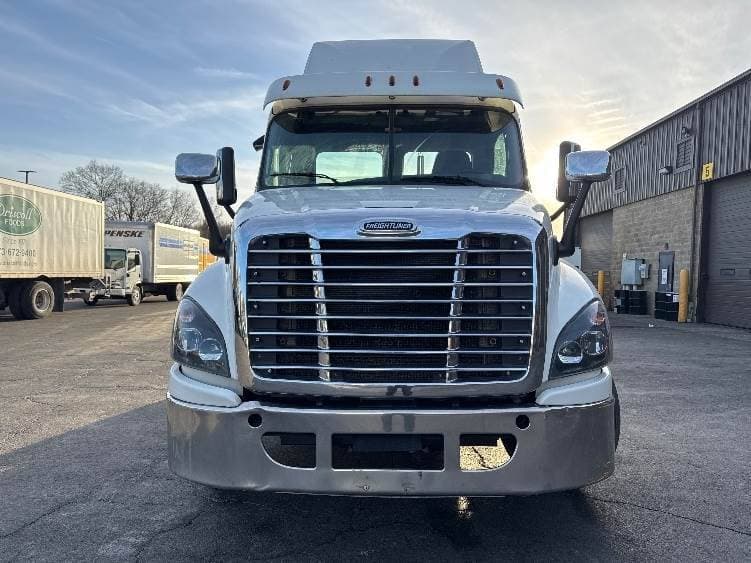 2018 Freightliner Cascadia image 9