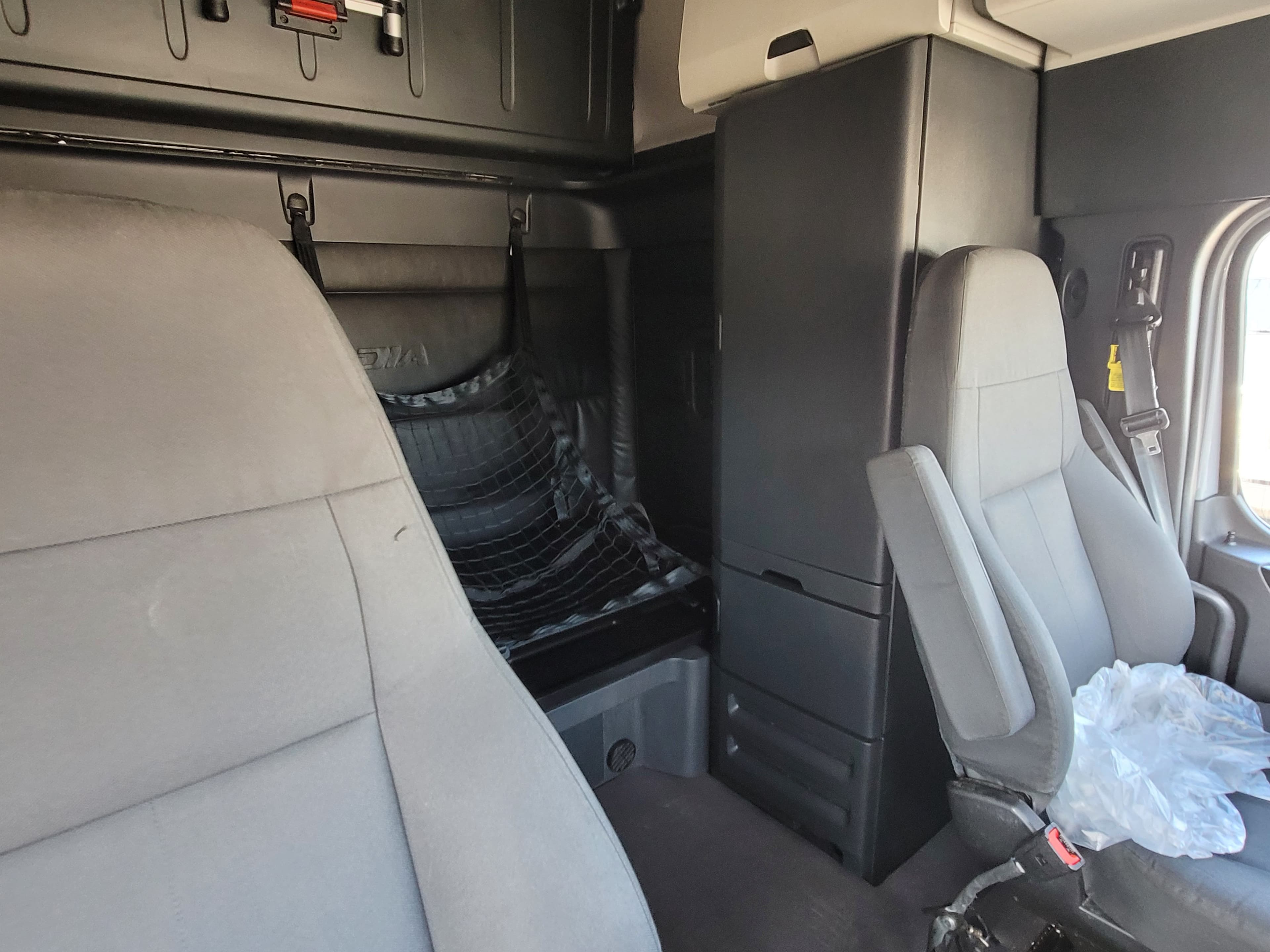 2023 Freightliner Cascadia 126 image 9