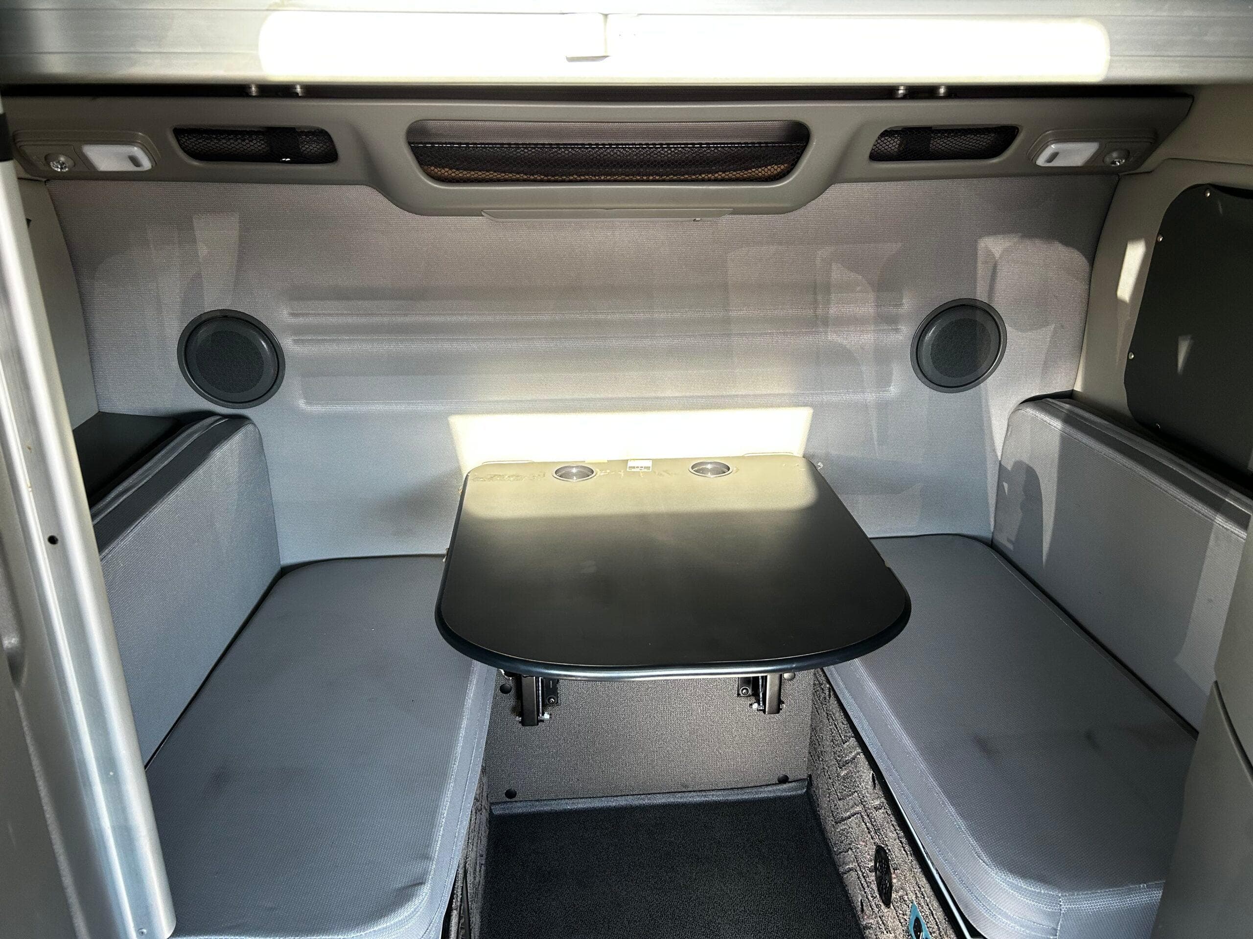 2023 Volvo VNL image 8