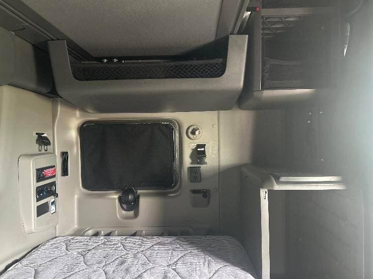 2023 International LT62F image 12