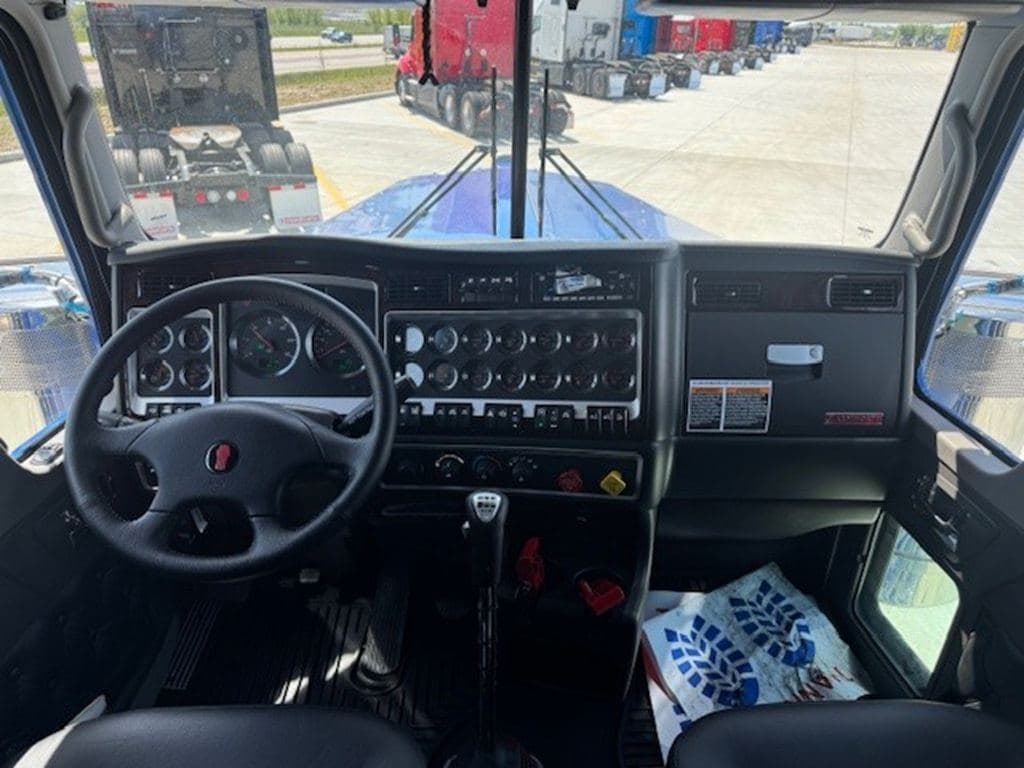 New 2027 KENWORTH W900L image 3