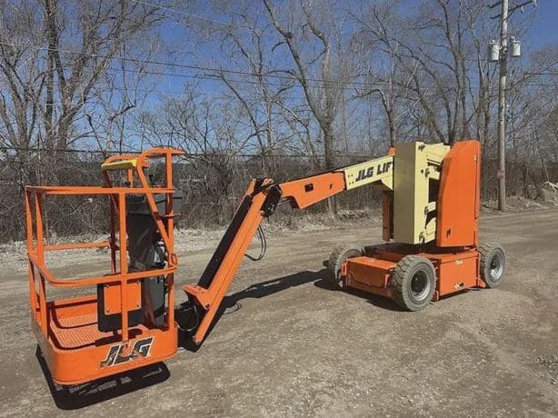 2016 JLG E300AJ image 3