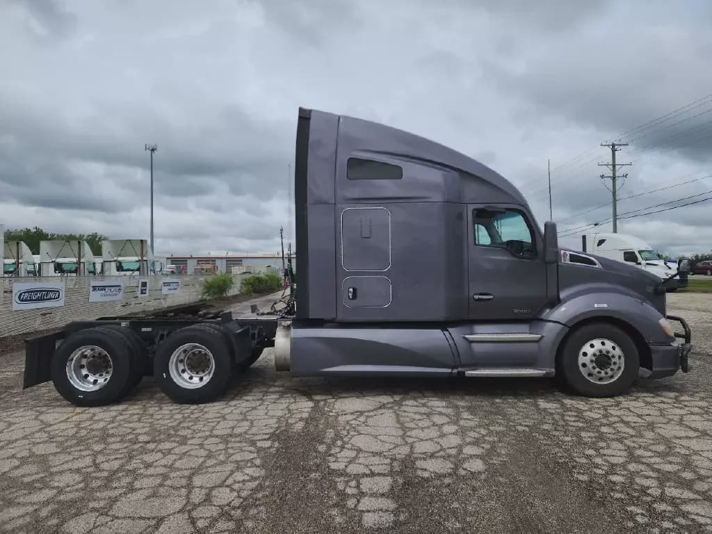2022 Kenworth T680 image 4