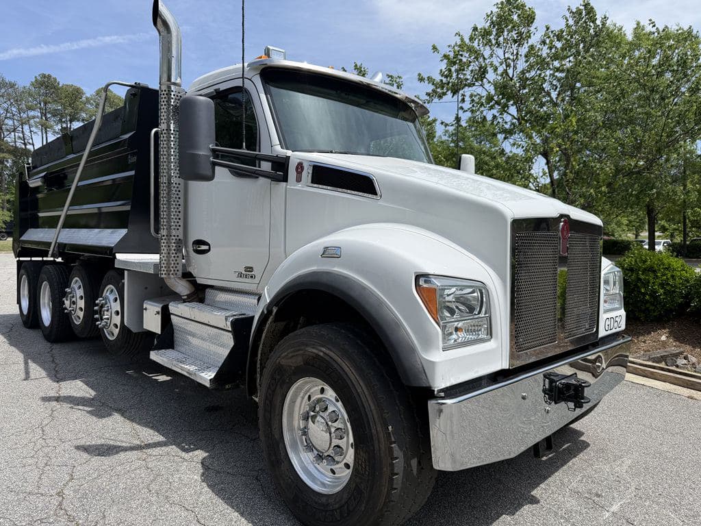 Used 2021 KENWORTH T880S image 1