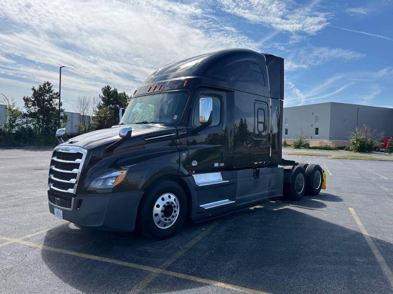 2020 Freightliner Cascadia 126 image 1