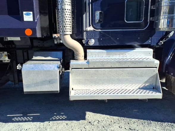 2026 Kenworth W900 image 3