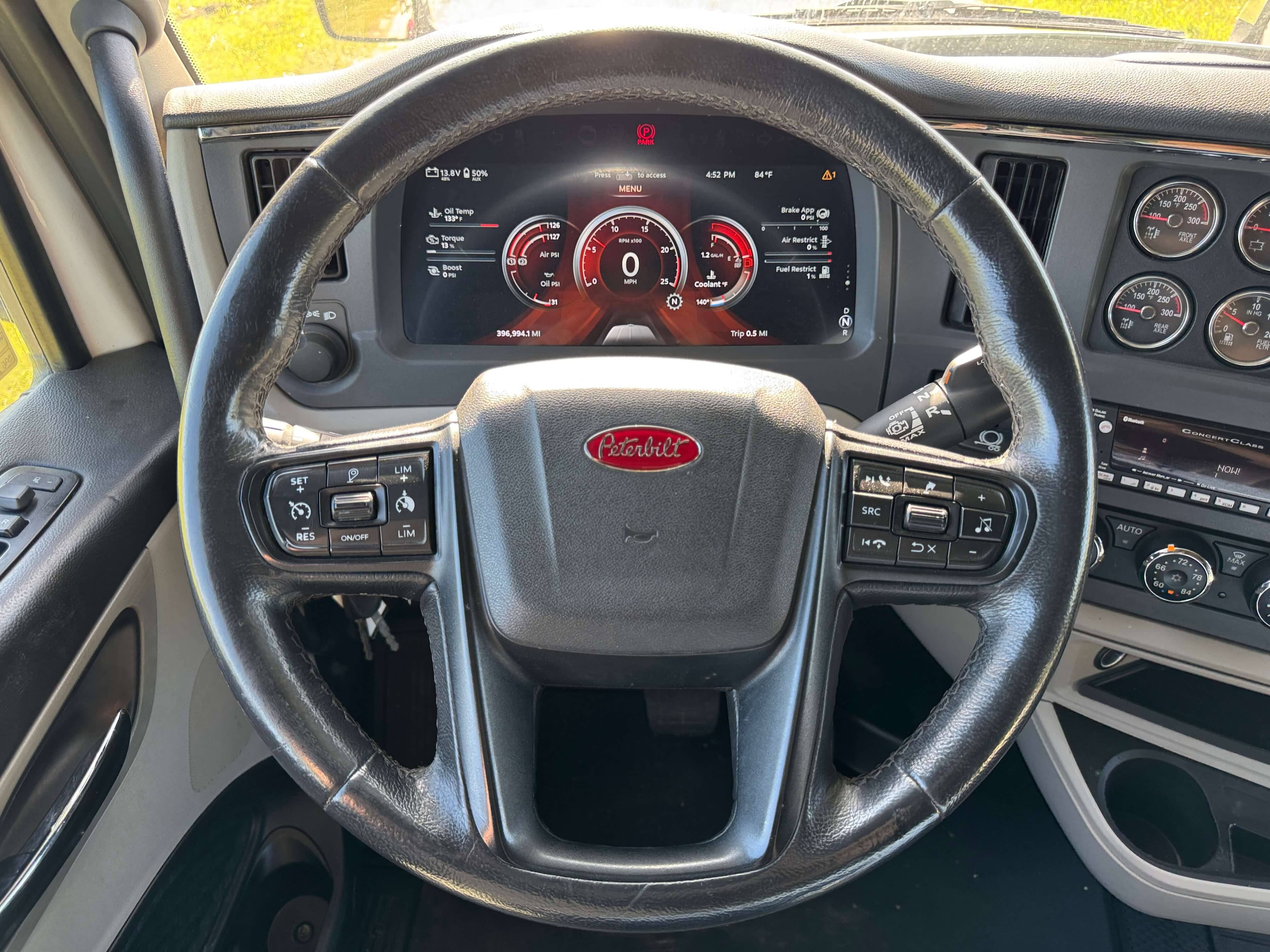 2023 Peterbilt 579 image 13
