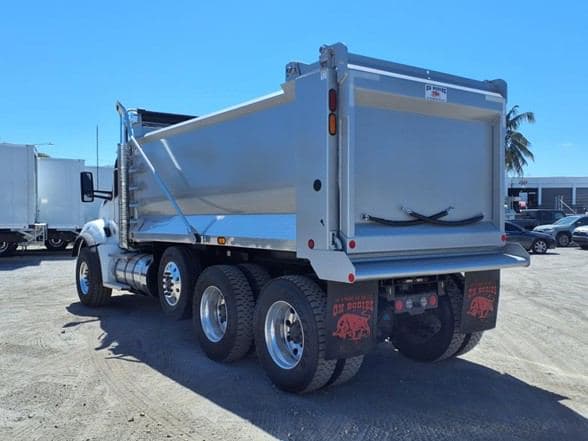 2025 Kenworth T880 image 7