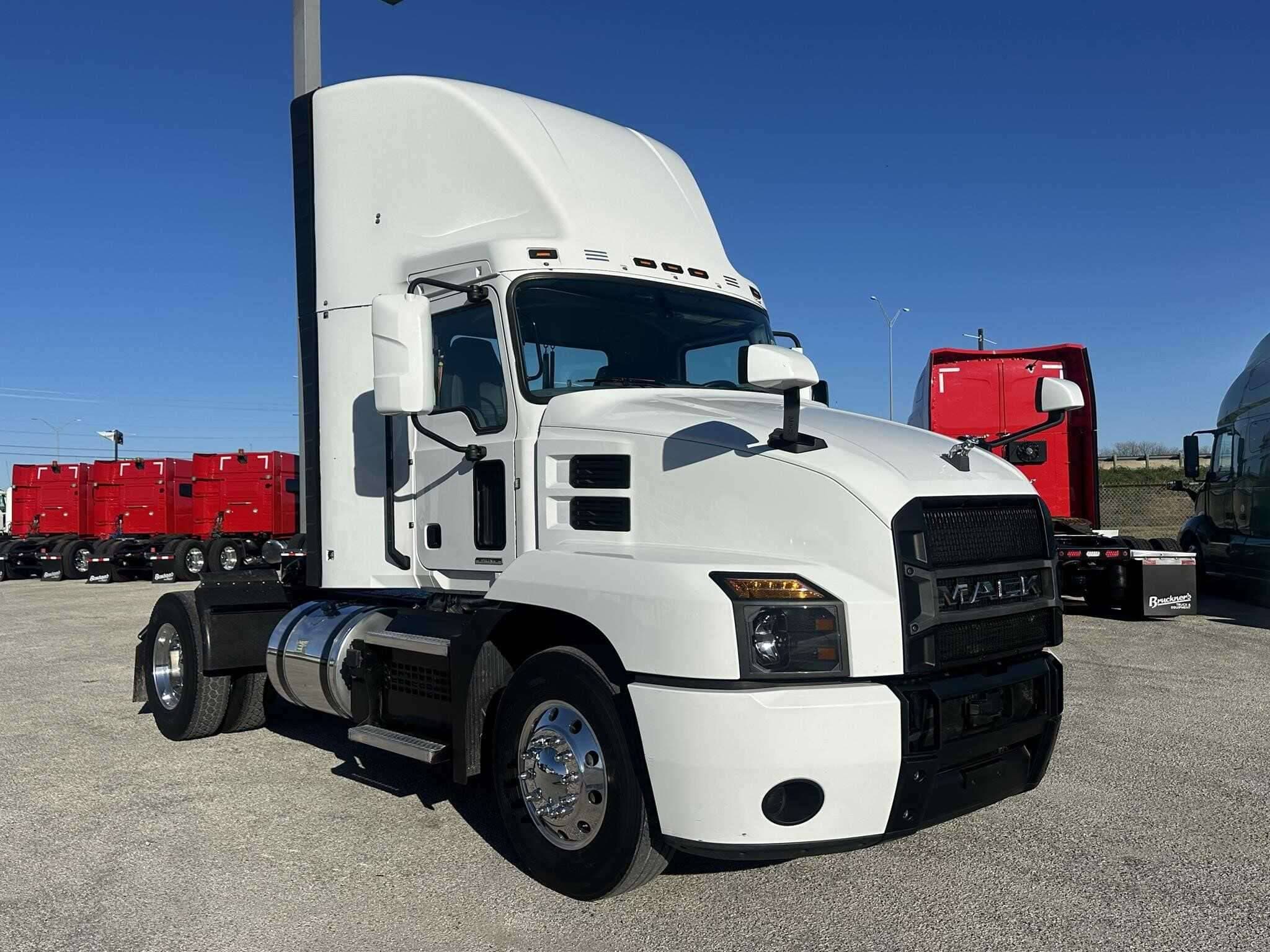 Used 2022 MACK ANTHEM Conventional - Day Cab in San Antonio, TX image 3