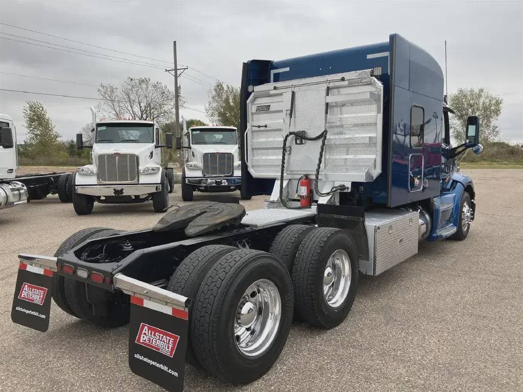 2022 Peterbilt 579 image 4