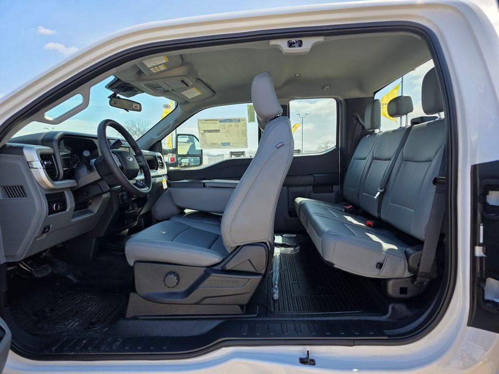 2026 Ford F-450SD XL DRW image 21