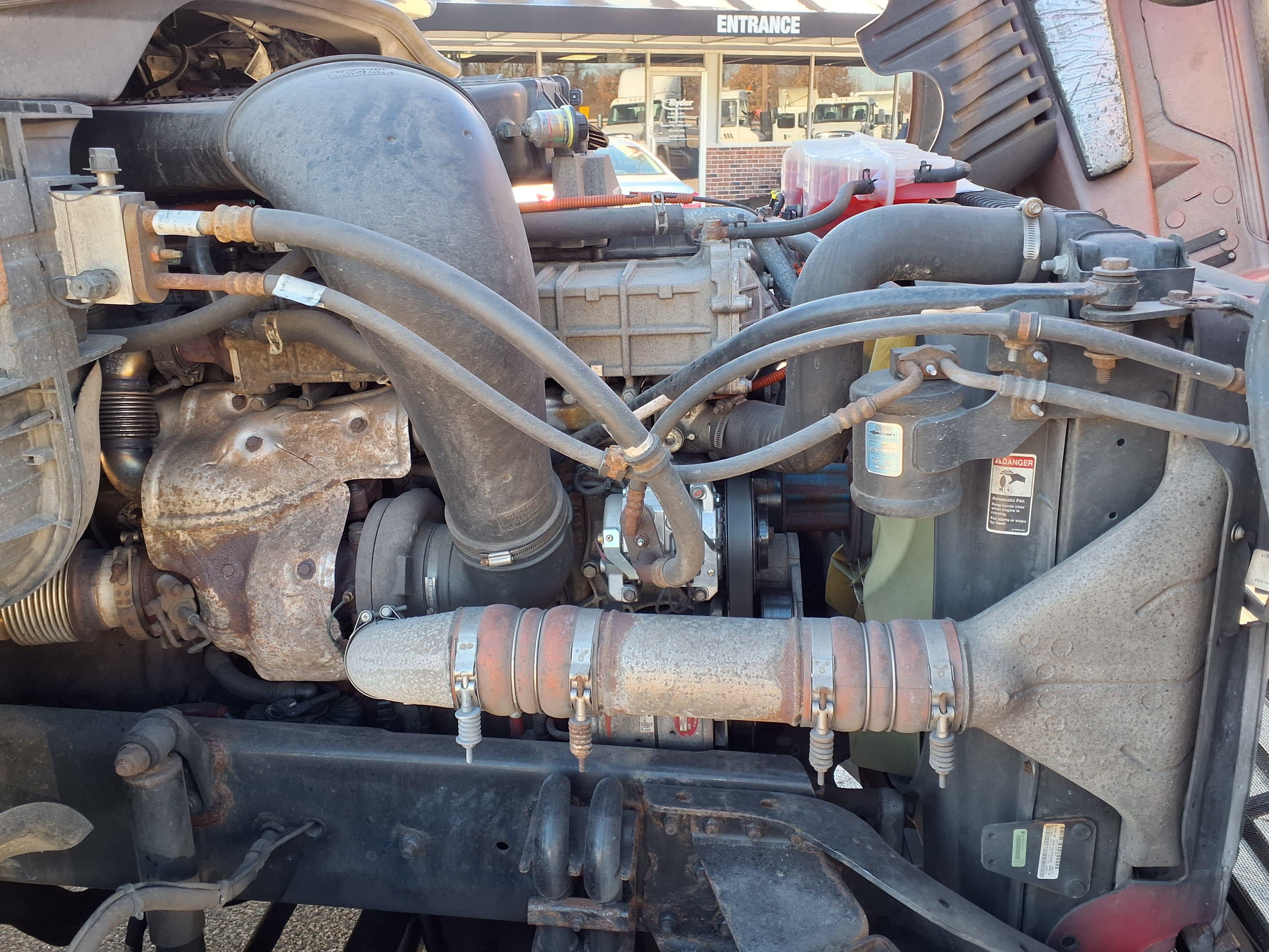 Used 2019 FREIGHTLINER/MERCEDES Conventional - Day Cab - CASCADIA 125 image 9