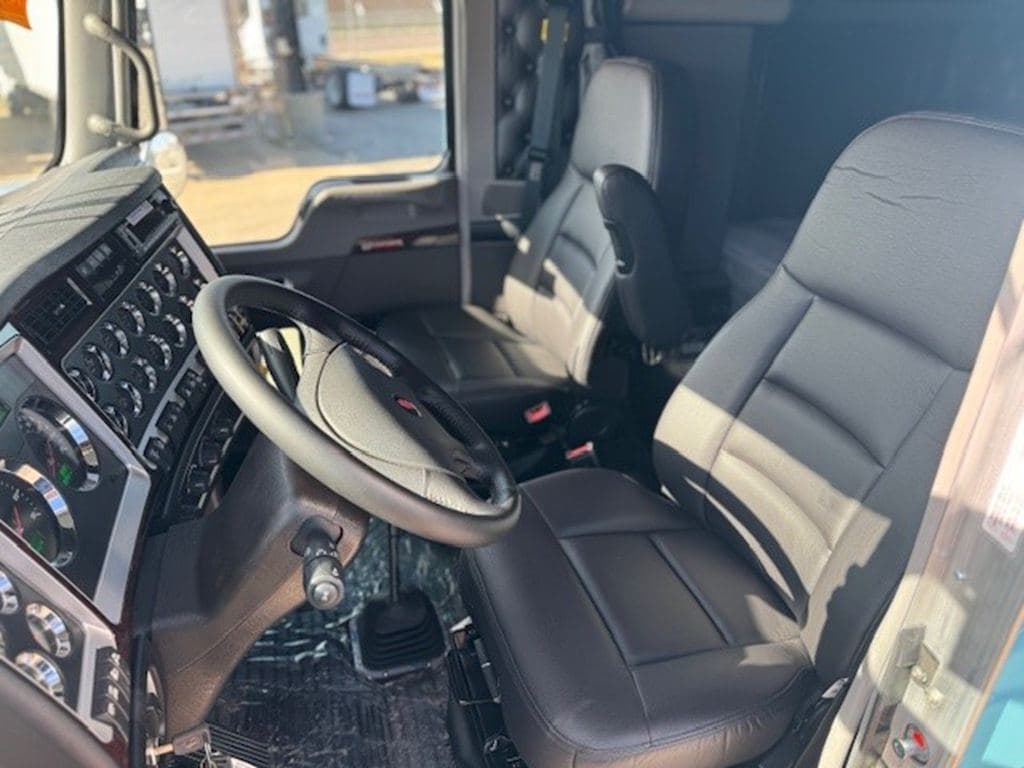 New 2026 KENWORTH W900L image 19