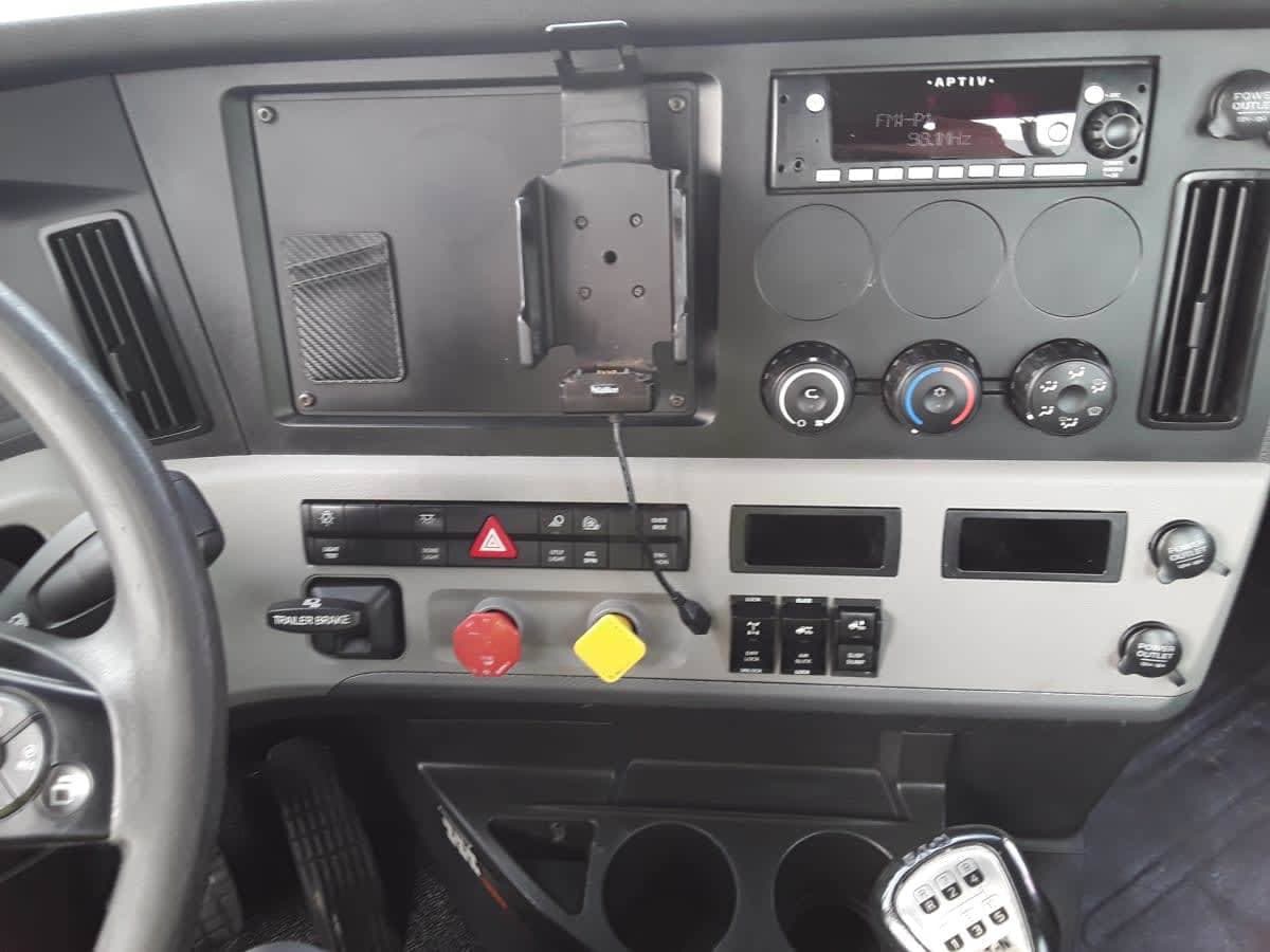 2020 Freightliner Cascadia image 9