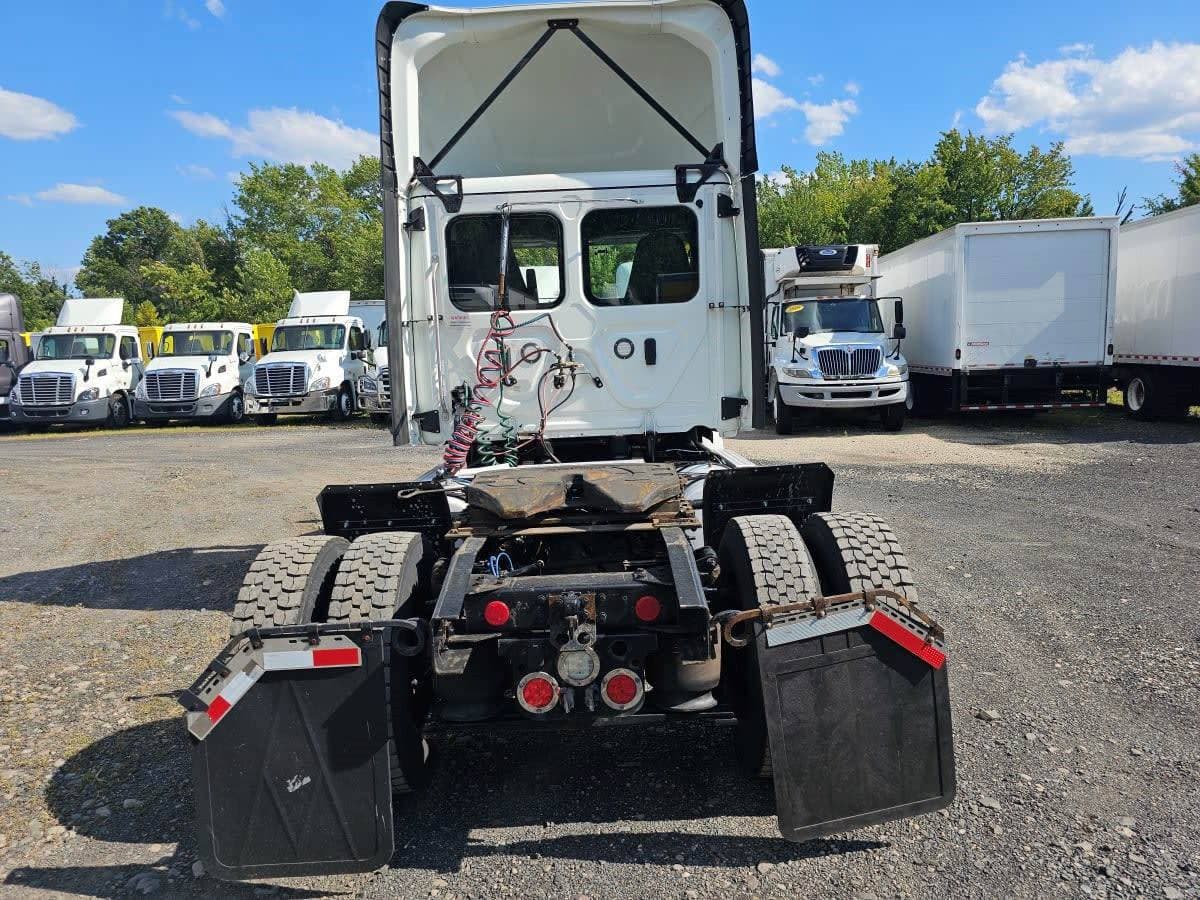 2019 Freightliner Cascadia image 5