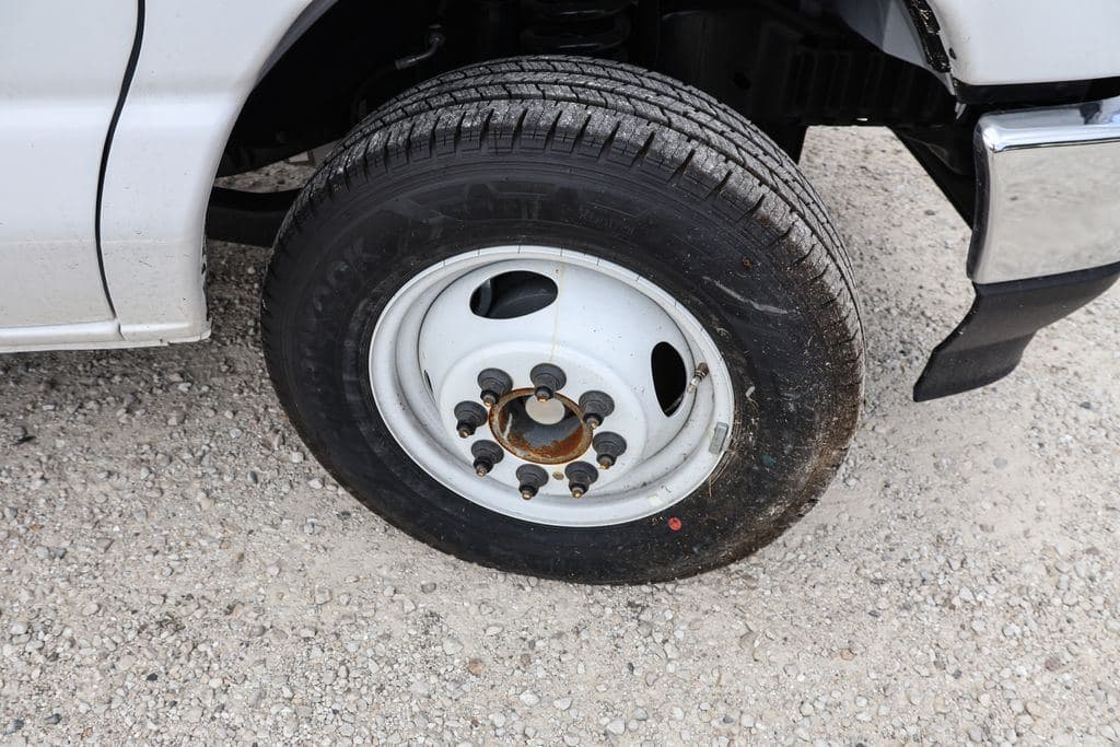 2026 Ford E-350SD Base Box Van image 13
