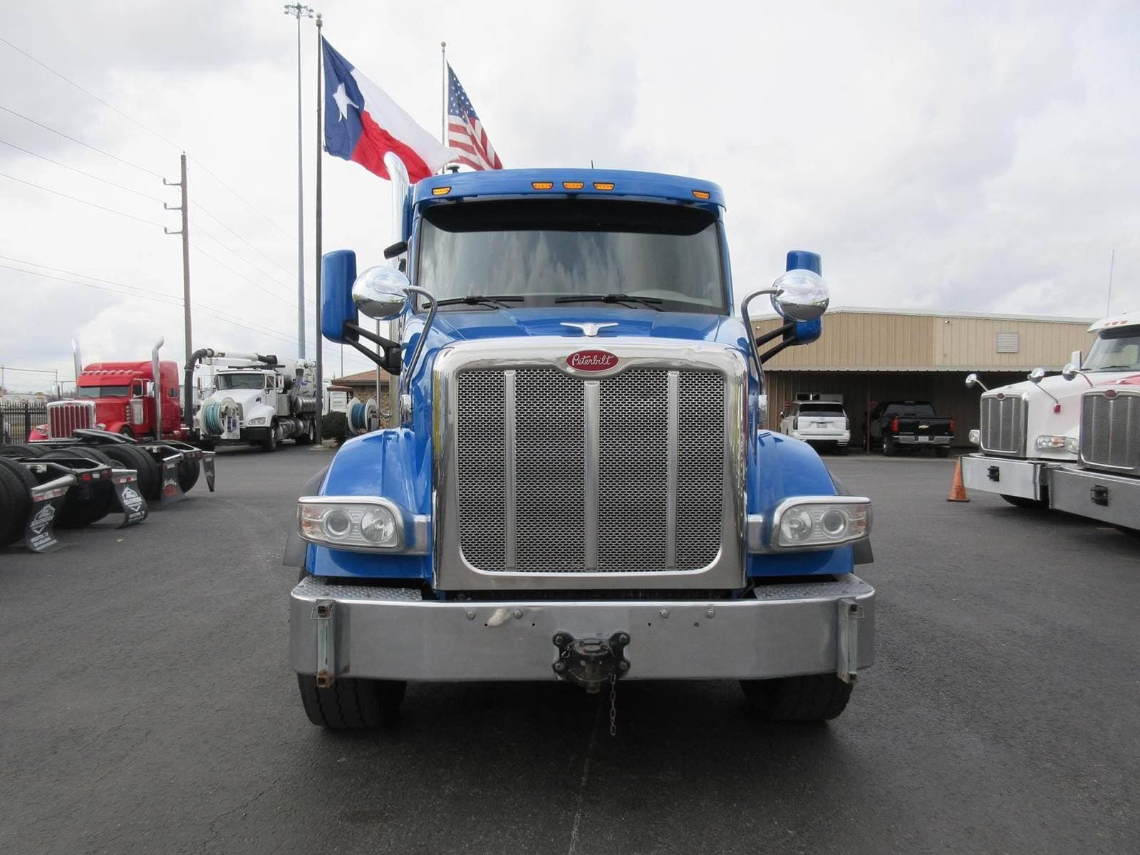 2020 Peterbilt 567 image 6