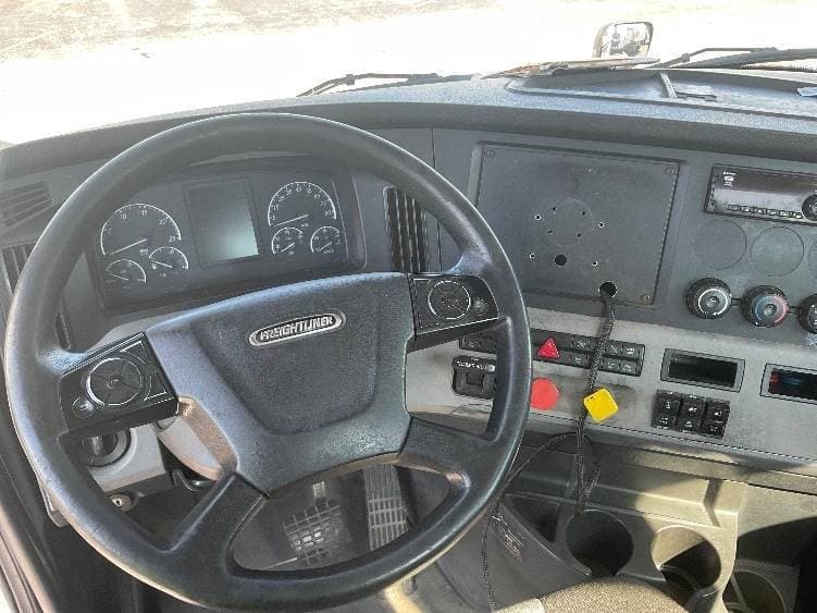 2018 Freightliner Cascadia image 7