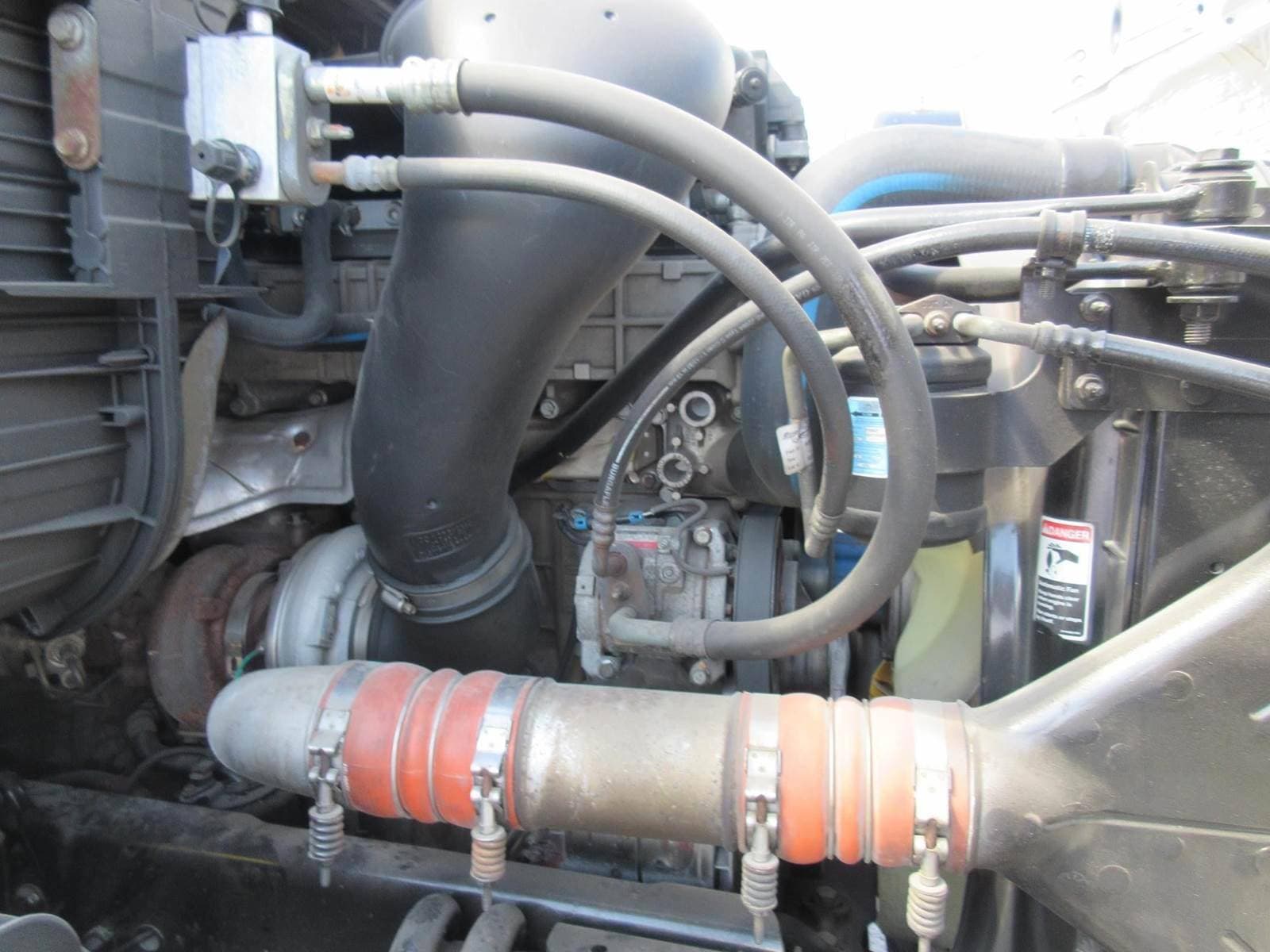 2018 Freightliner Cascadia 113 image 24