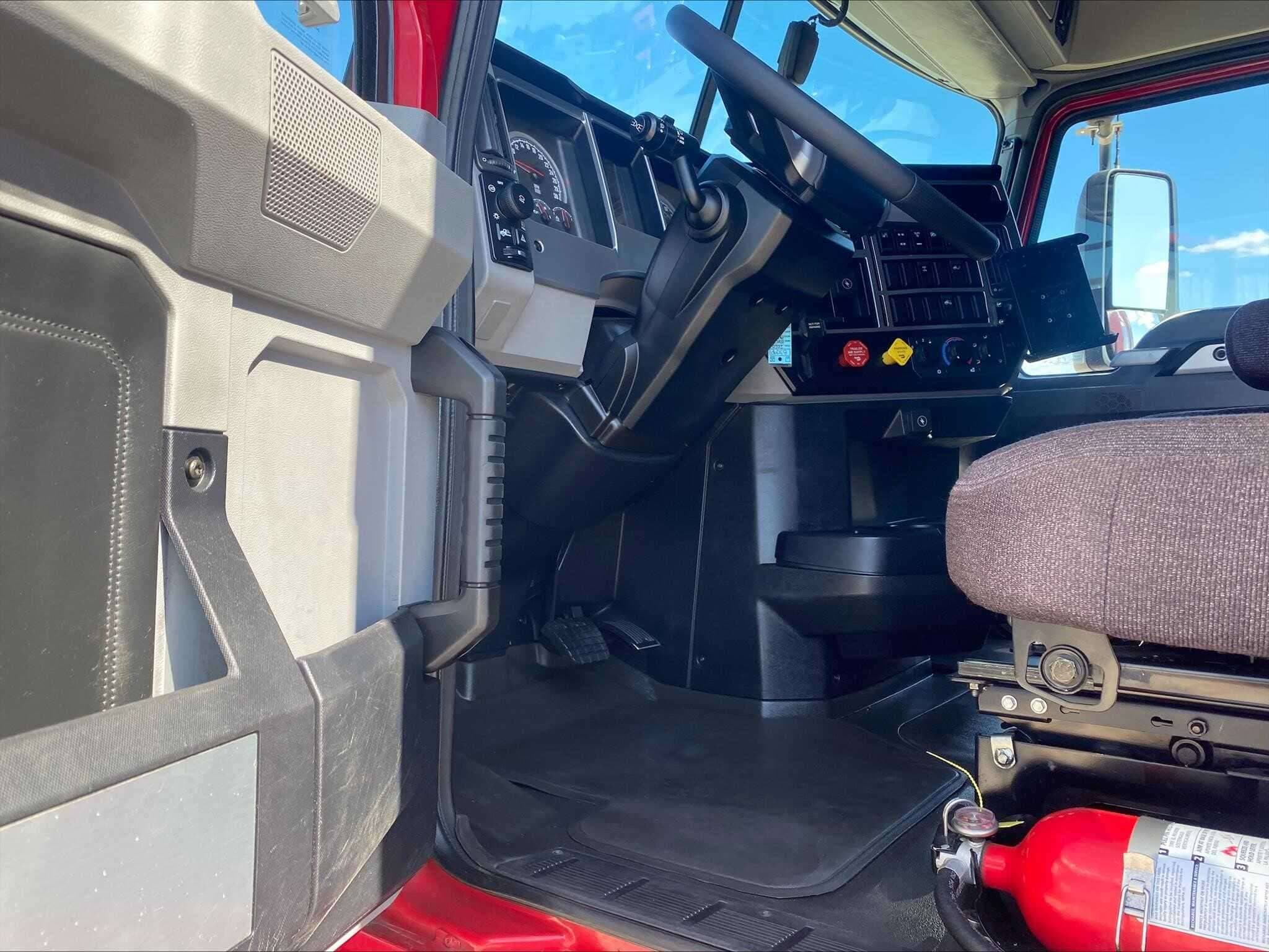 Used 2020 MACK ANTHEM Conventional - Sleeper Truck in Tulsa, OK image 11