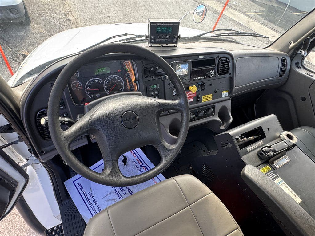 2018 Freightliner M2-106 image 69