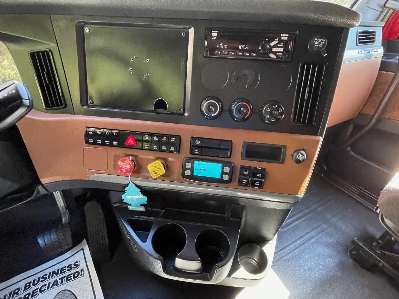 2020 Freightliner Cascadia 126 image 24