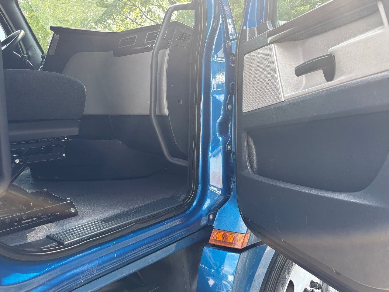 2020 Freightliner Cascadia 126 image 21